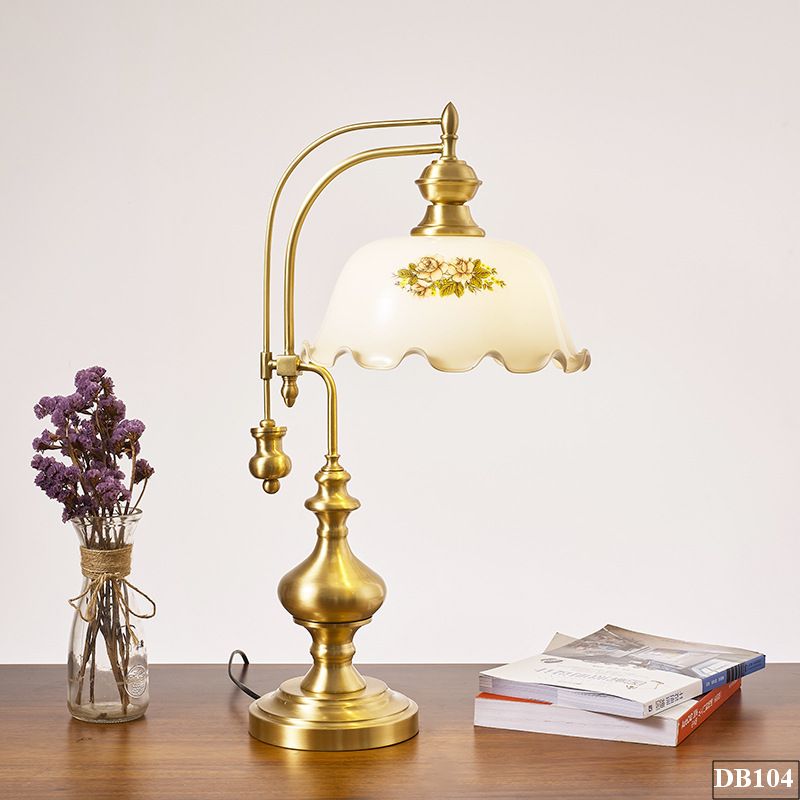 Đèn bàn bằng đồng Fantila DB104