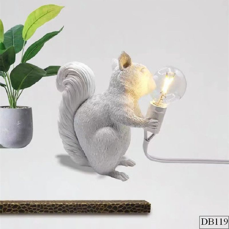 Đèn để bàn hình con sóc Squirrel DB119